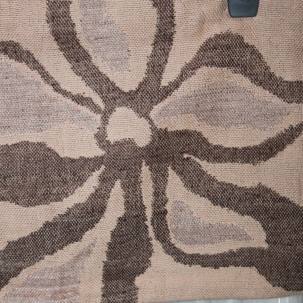 Williams Sonoma.  Fainting Floral Pillow Cover.  sz. 12